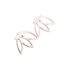 Fashion Design Earrings for Women Hollow Out Leaf Flower Stud Earrings Simple Metal Ear Jewelry TZ NW