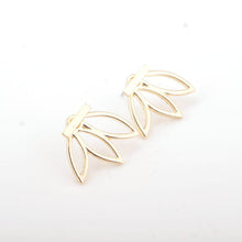 Fashion Design Earrings for Women Hollow Out Leaf Flower Stud Earrings Simple Metal Ear Jewelry TZ NW